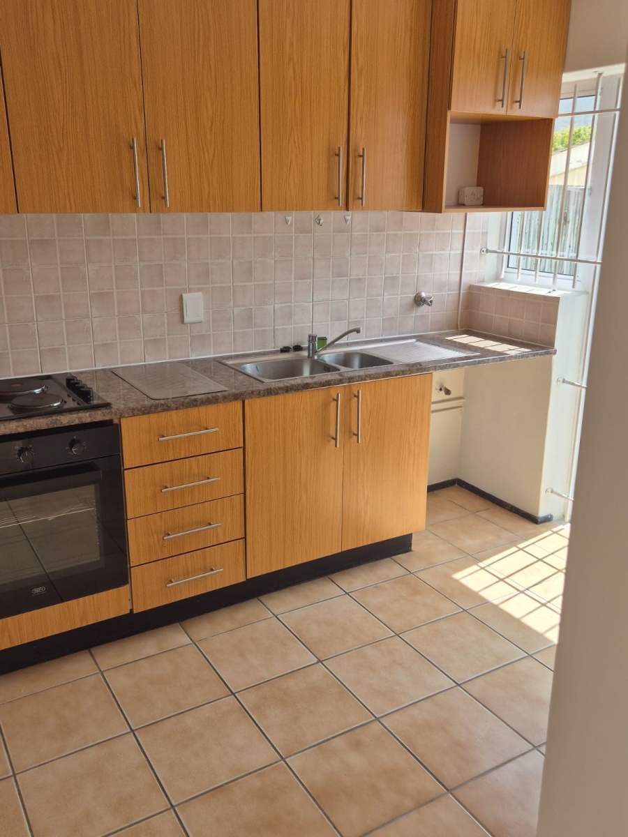 To Let 3 Bedroom Property for Rent in Silverglade Western Cape